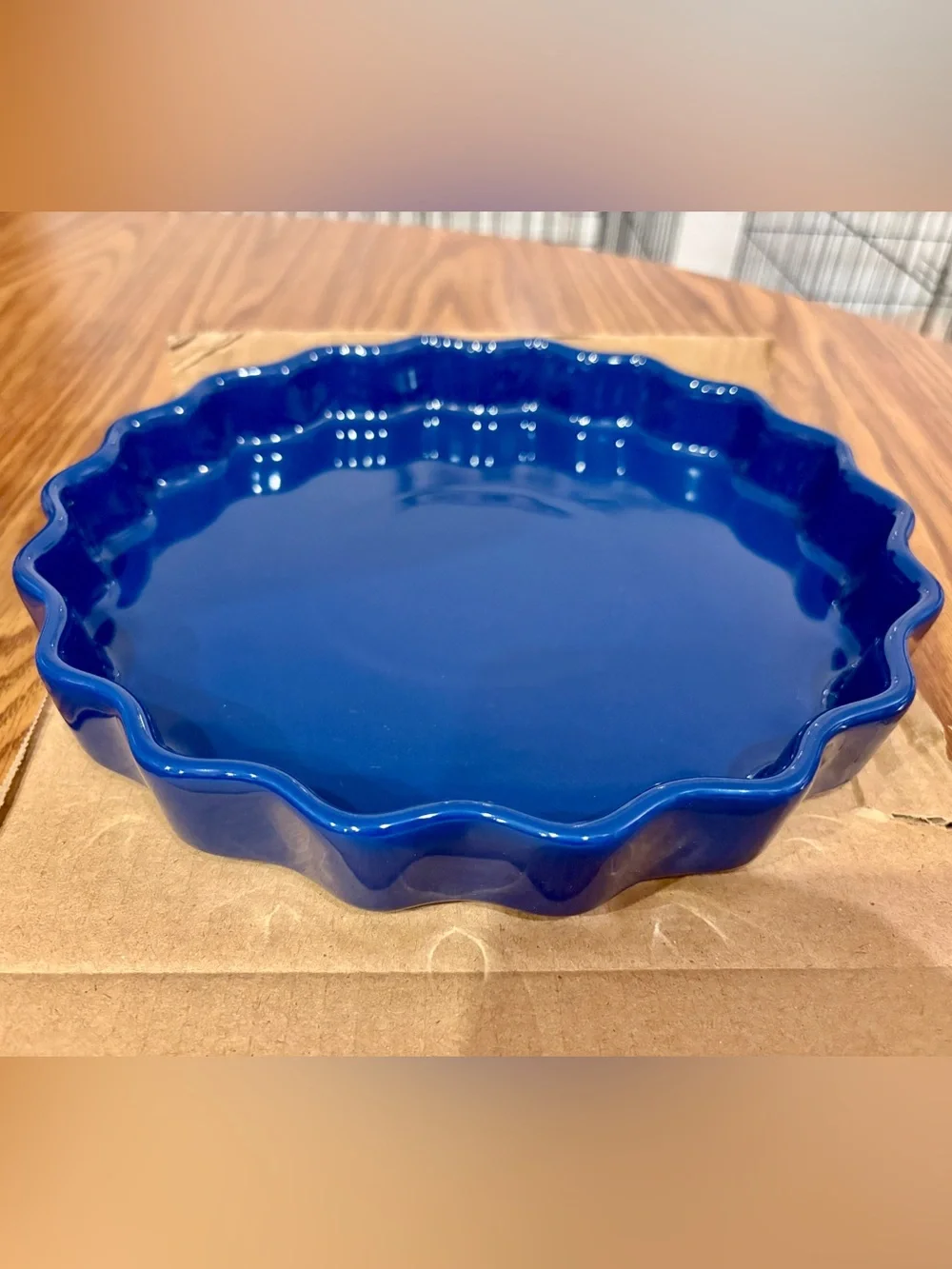9.5-inch Le Regalo Stoneware Pie Dish